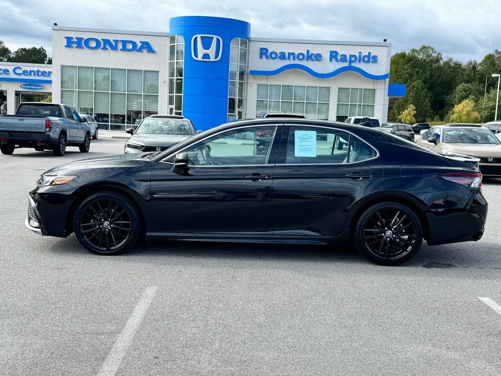 Used 2023 Toyota Camry XSE image 3