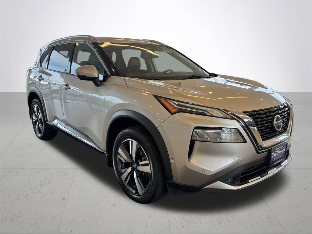 Used 2021 Nissan Rogue Platinum image 5