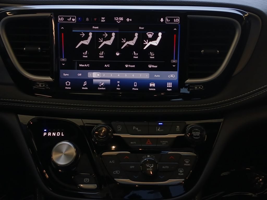 New 2027 Chrysler Pacifica Limited FWD image 4