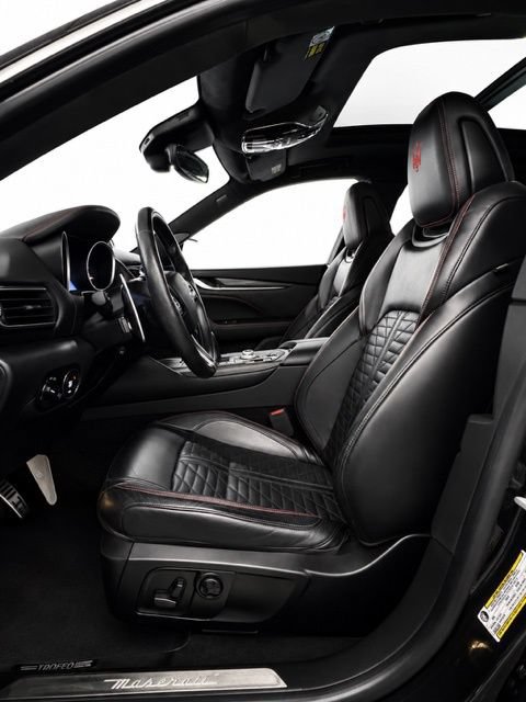 Used 2019 Maserati Levante Trofeo AWD/4WD image 16