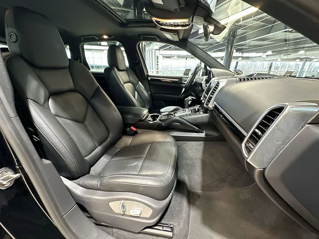 Used 2014 Porsche Cayenne AWD/4WD image 26
