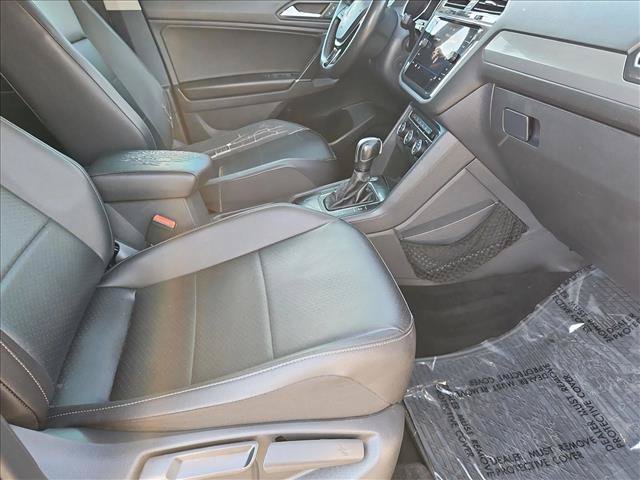 Used 2020 Volkswagen Tiguan SE w/ Panoramic Sunroof Package FWD image 22