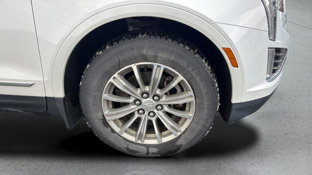 Used 2017 Cadillac XT5 Luxury w/ Driver Awareness Package image 14