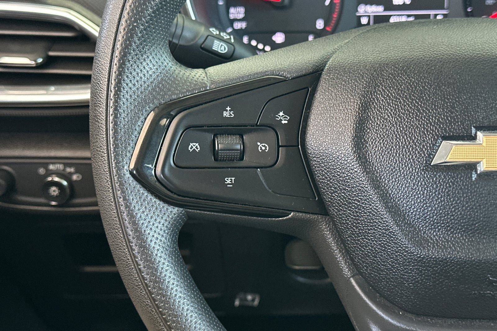 Used 2023 Chevrolet TrailBlazer LT FWD image 30