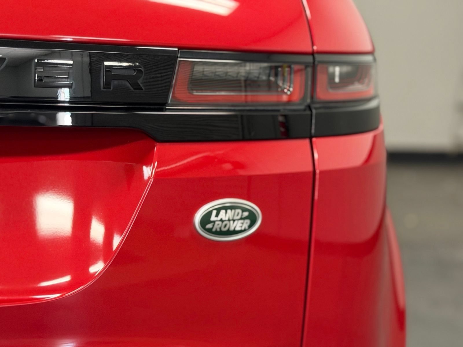 Used 2022 Land Rover Range Rover Evoque R-Dynamic S AWD/4WD image 14