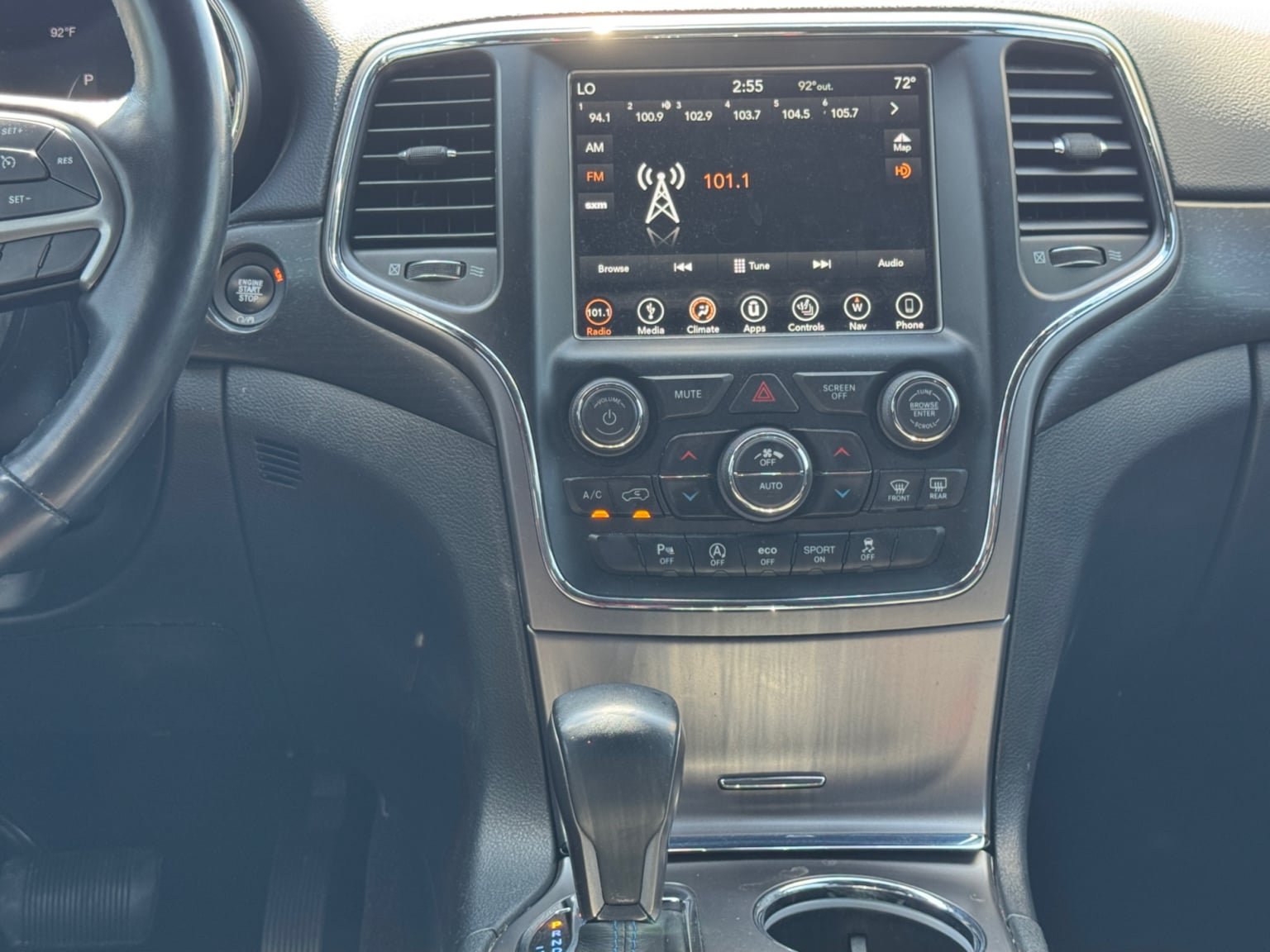 Used 2018 Jeep Grand Cherokee Laredo AWD/4WD image 15