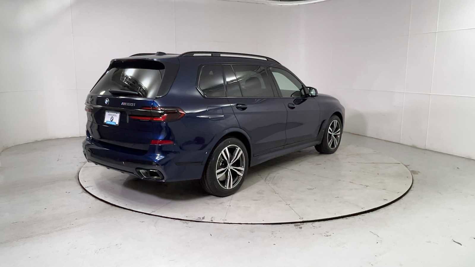 New 2026 BMW X7 M60i image 2