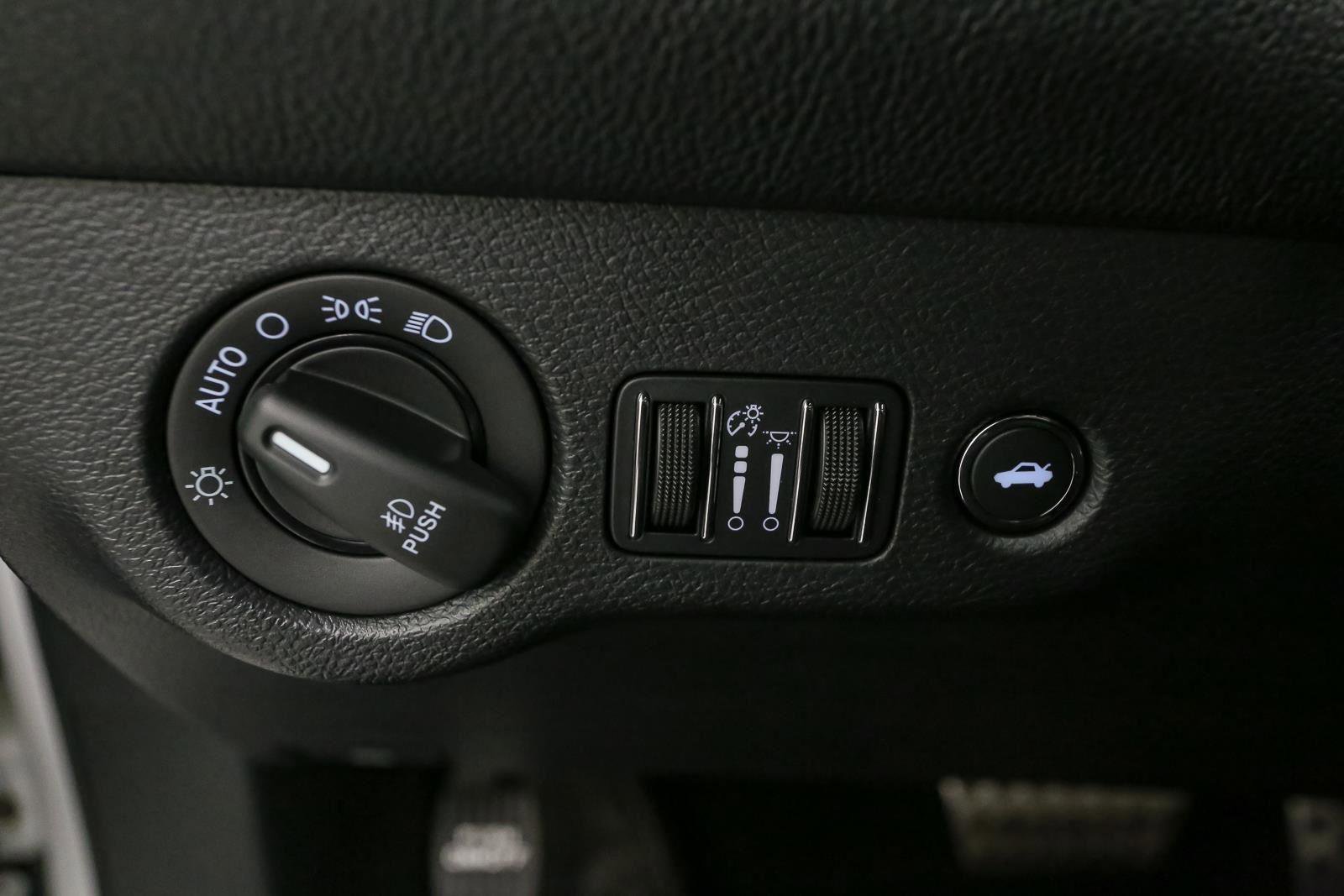 Used 2015 Dodge Challenger R/T Plus image 38