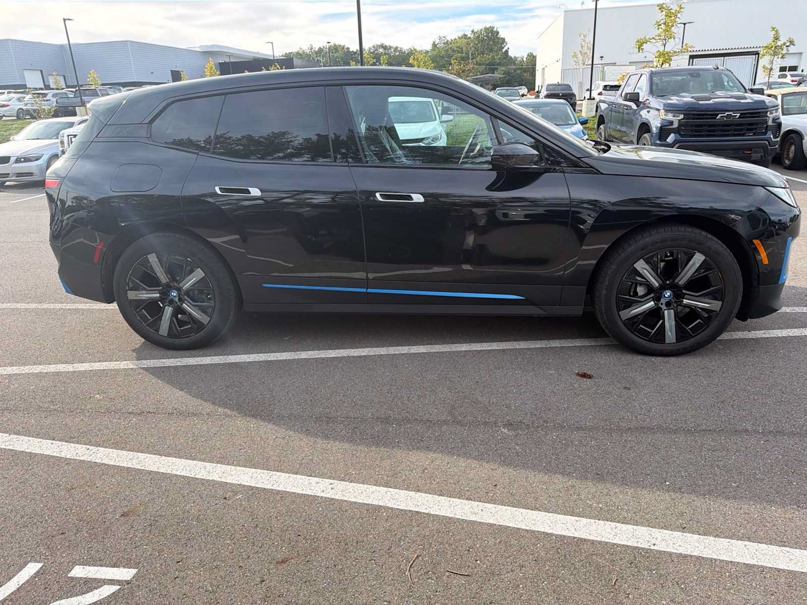 Used 2024 BMW iX xDrive50 w/ Convenience Package AWD/4WD image 9