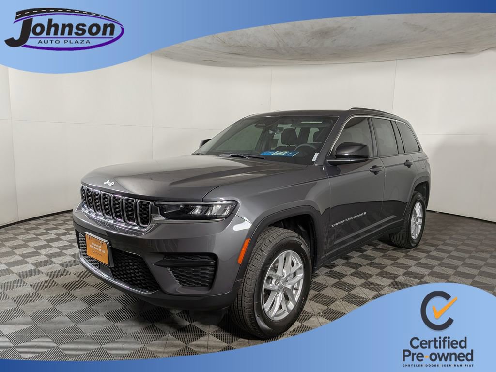 Certified 2025 Jeep Grand Cherokee Laredo X AWD/4WD image 1