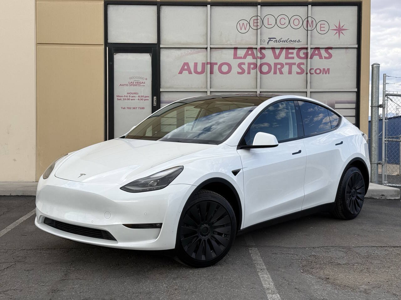 Used 2022 Tesla Model Y Long Range AWD/4WD image 4