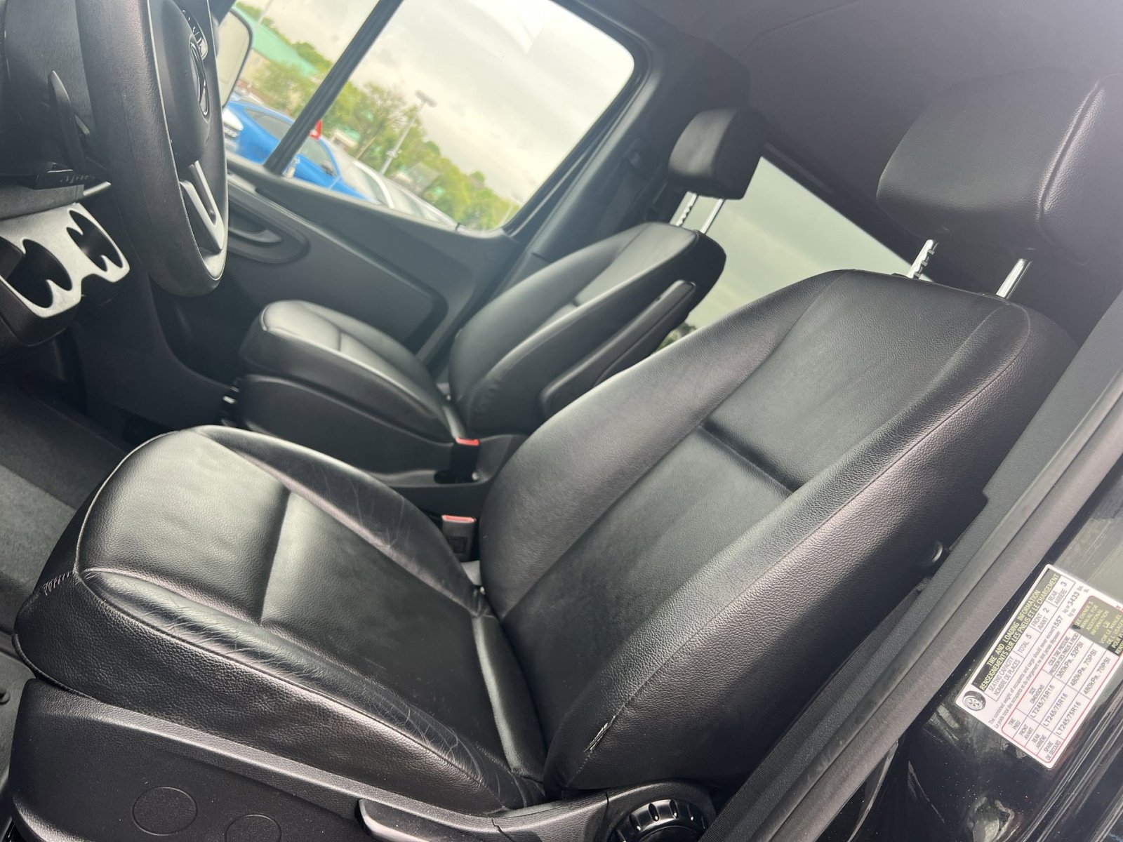 Used 2024 Mercedes-Benz Sprinter 2500 image 21