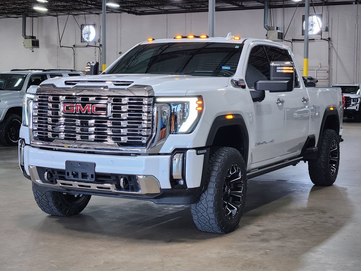 Used 2024 GMC Sierra 2500 Denali w/ Denali Reserve Package AWD/4WD image 4