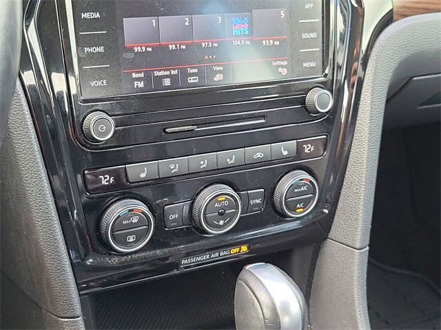 Used 2020 Volkswagen Passat 2.0T SEL image 17