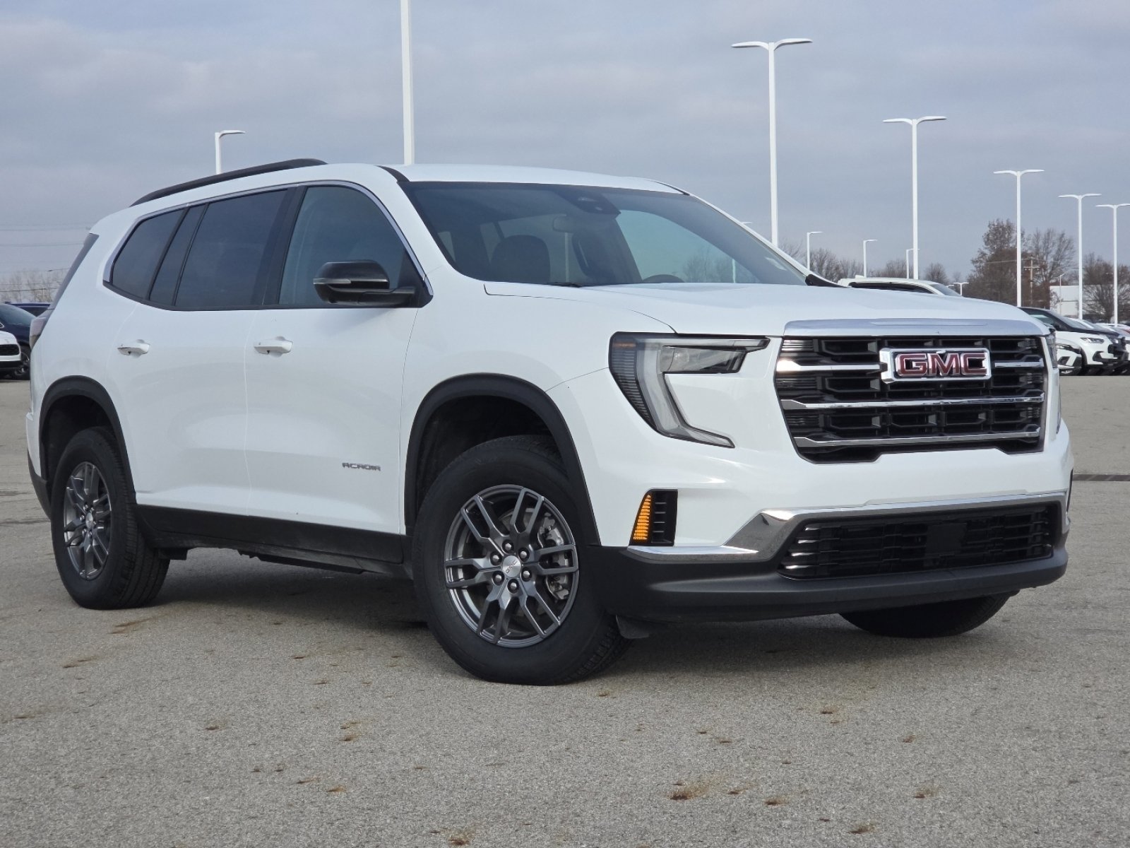 Used 2025 GMC Acadia Elevation image 2
