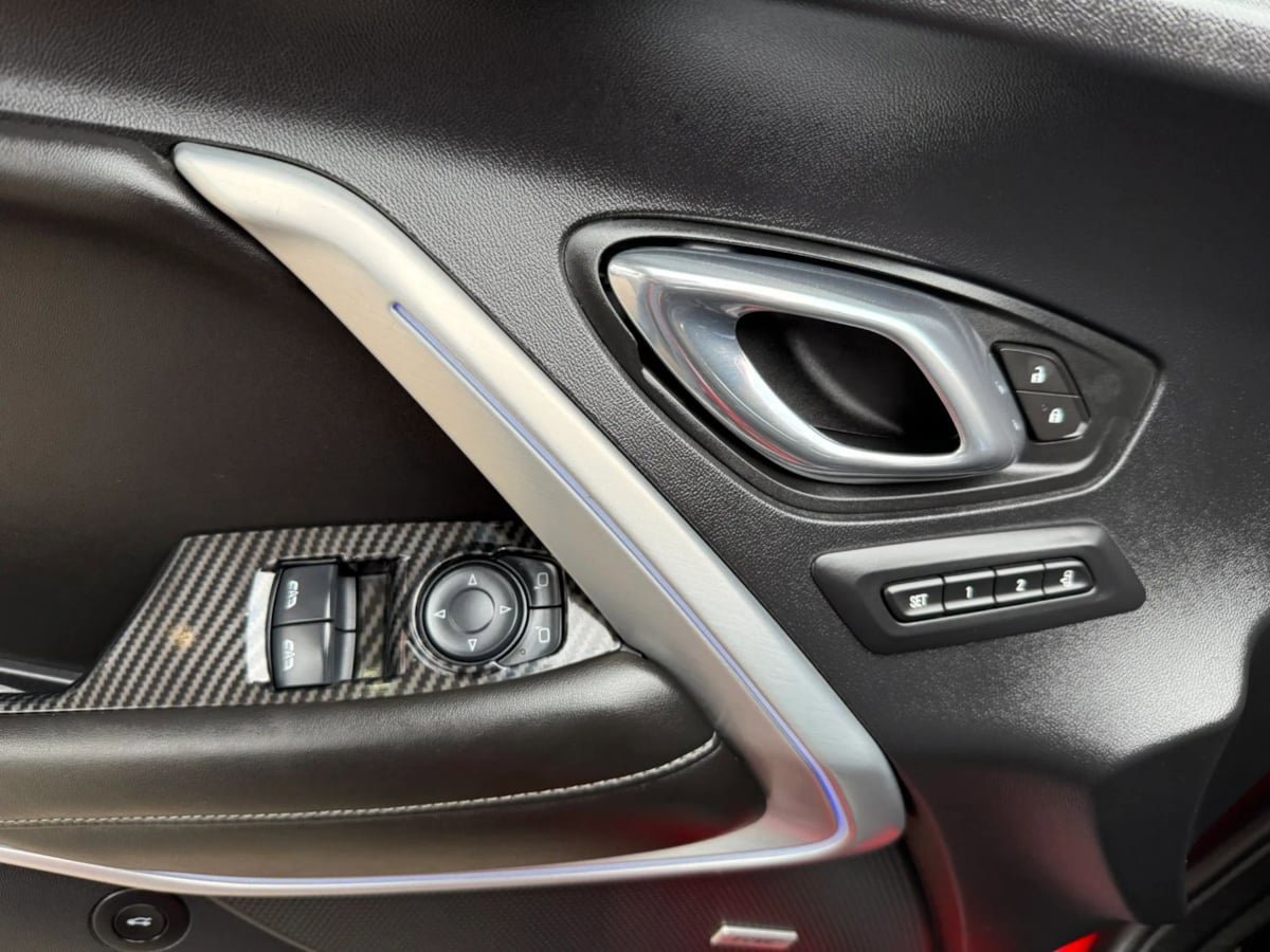Used 2016 Chevrolet Camaro SS RWD image 36