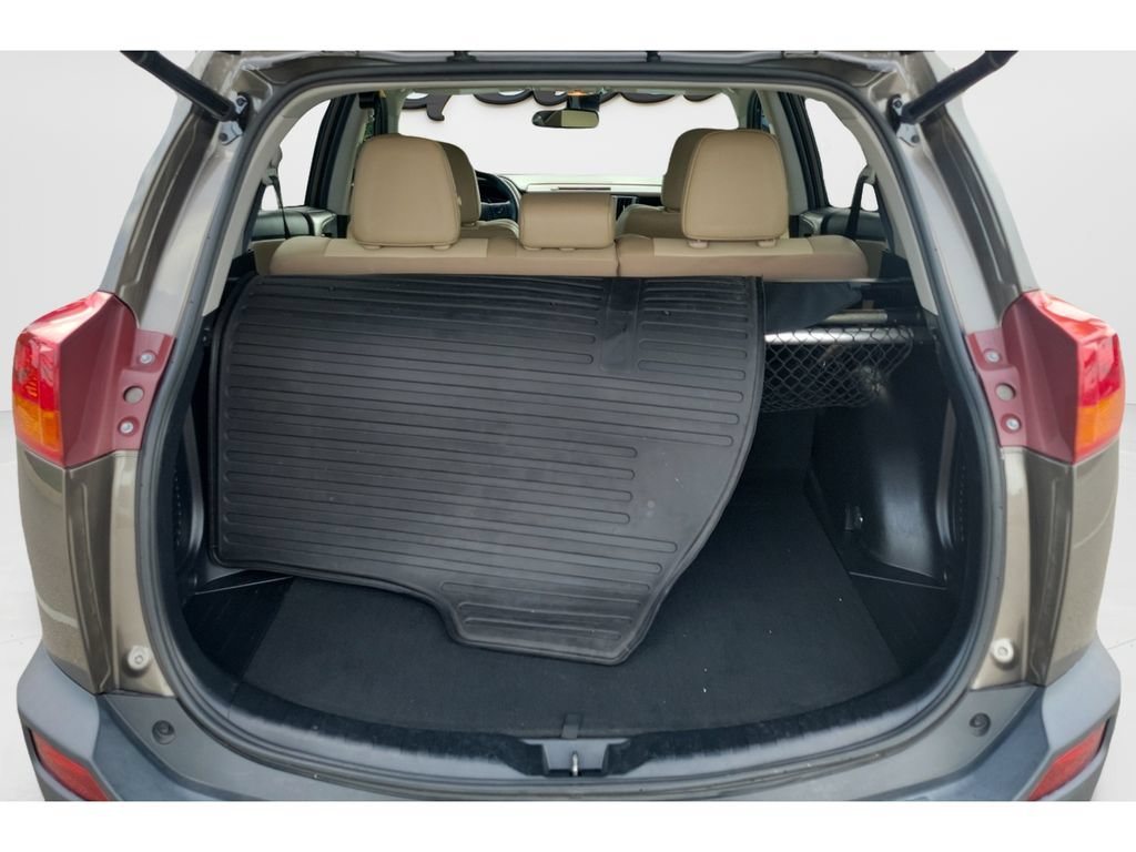 Used 2015 Toyota RAV4 Limited w/ Technology Package FWD image 9