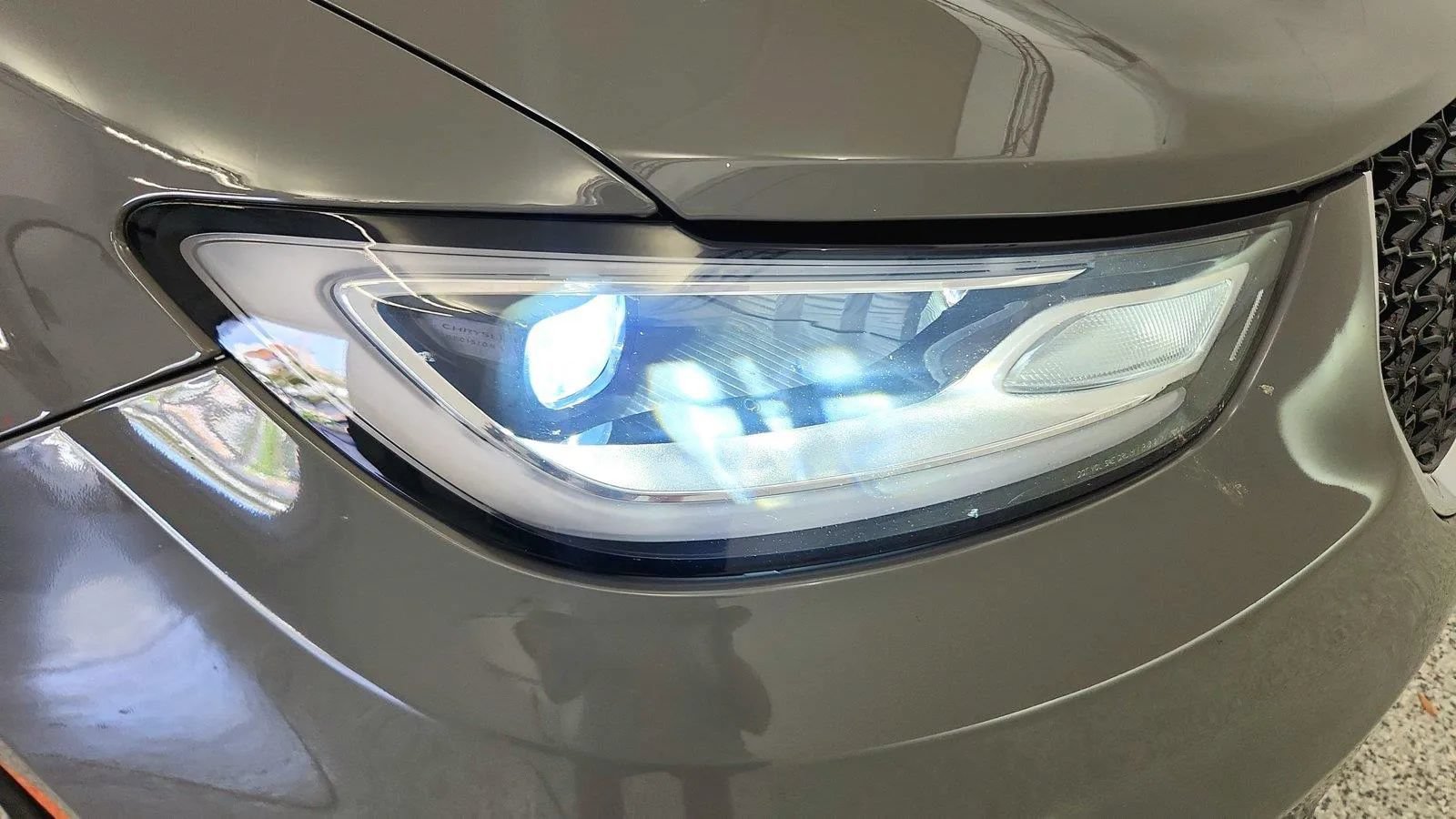 Used 2025 Chrysler Pacifica Select FWD image 32