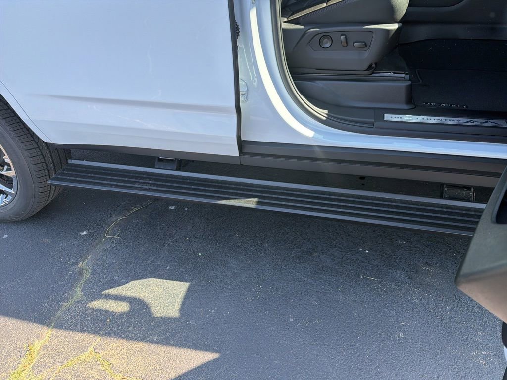 New 2026 Chevrolet Tahoe High Country AWD/4WD image 7