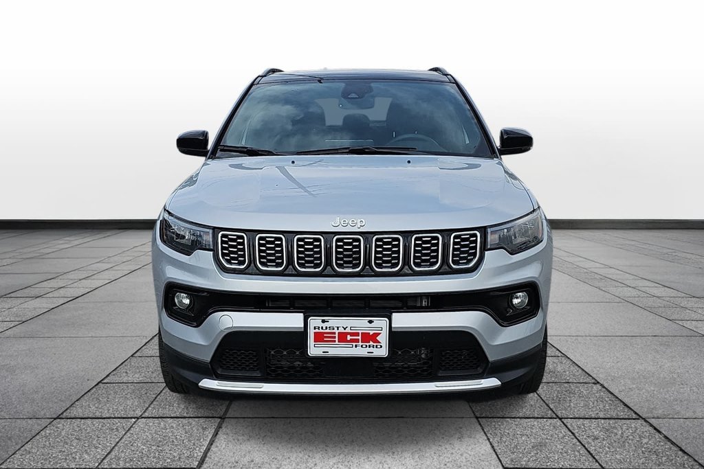 Used 2025 Jeep Compass Limited AWD/4WD image 2