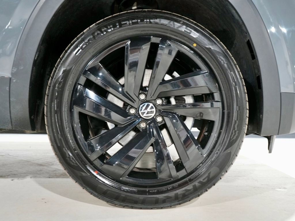 Used 2022 Volkswagen Atlas Cross Sport SE w/ Panoramic Sunroof Package image 33