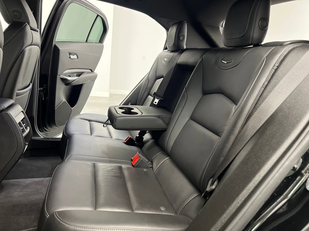 Used 2024 Cadillac XT4 Premium Luxury image 14