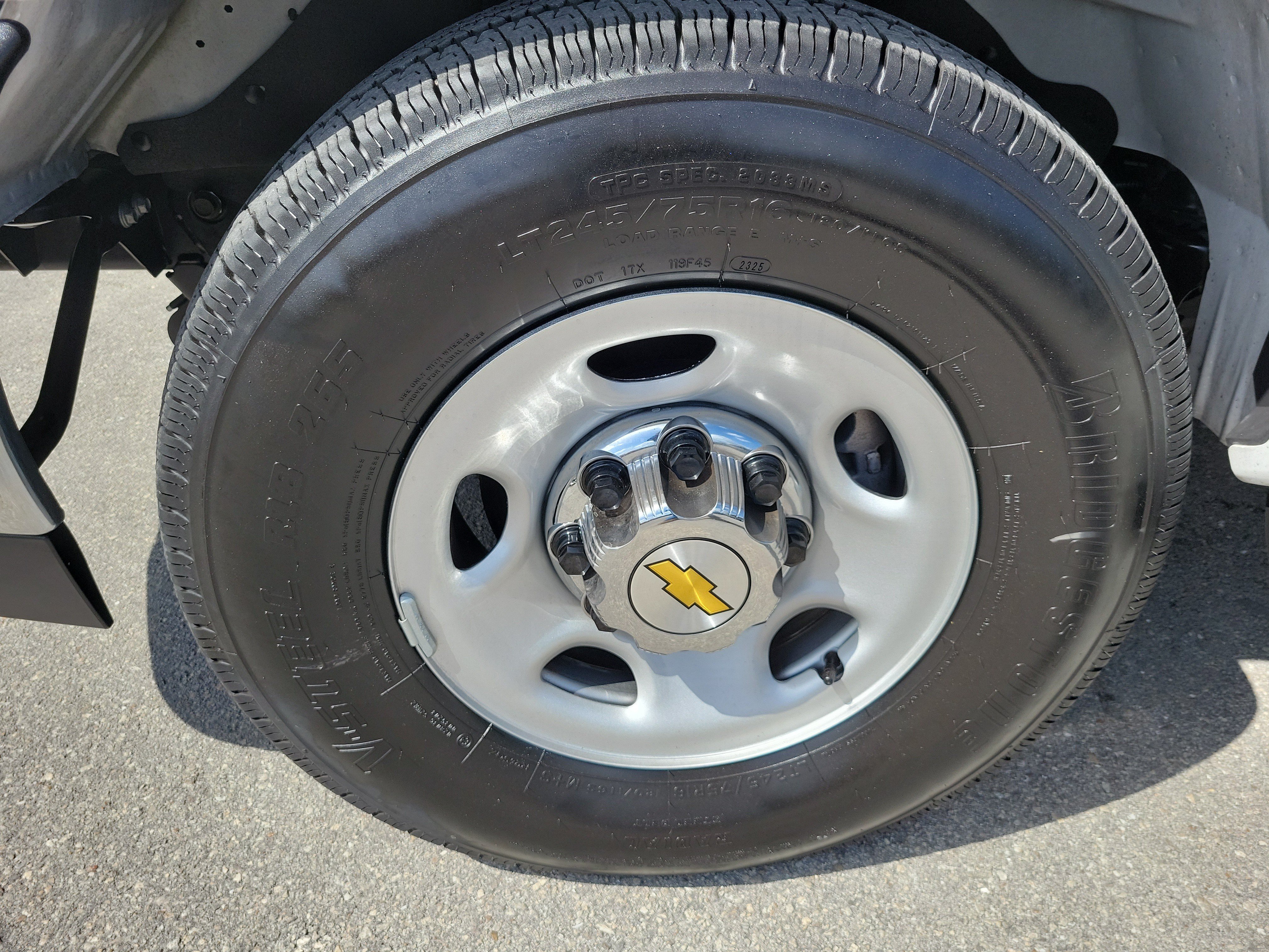 Used 2025 Chevrolet Express 3500 LT w/ LT Preferred Equipment Group RWD image 28
