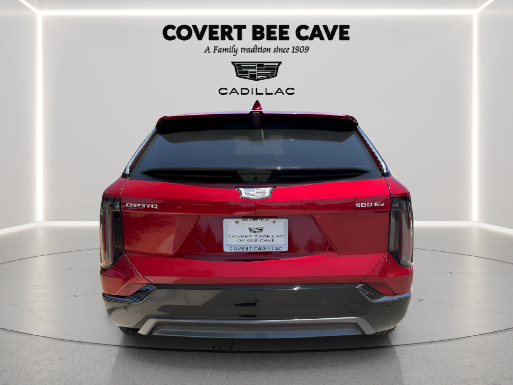 Certified 2025 Cadillac Optiq Sport 2 w/ LPO, Floor Liner Package AWD/4WD image 18