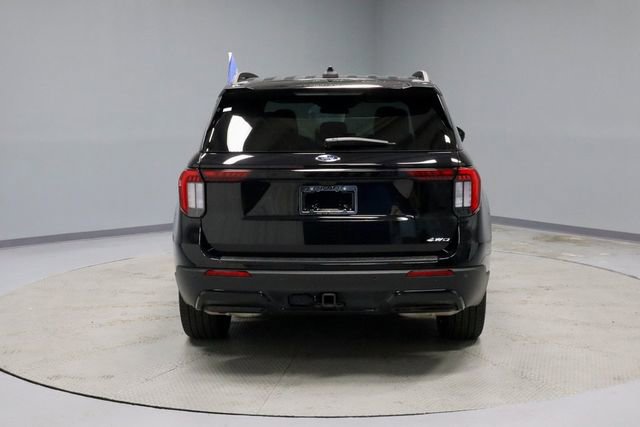 Used 2025 Ford Explorer ST-Line w/ ST-Line Street Pack image 10