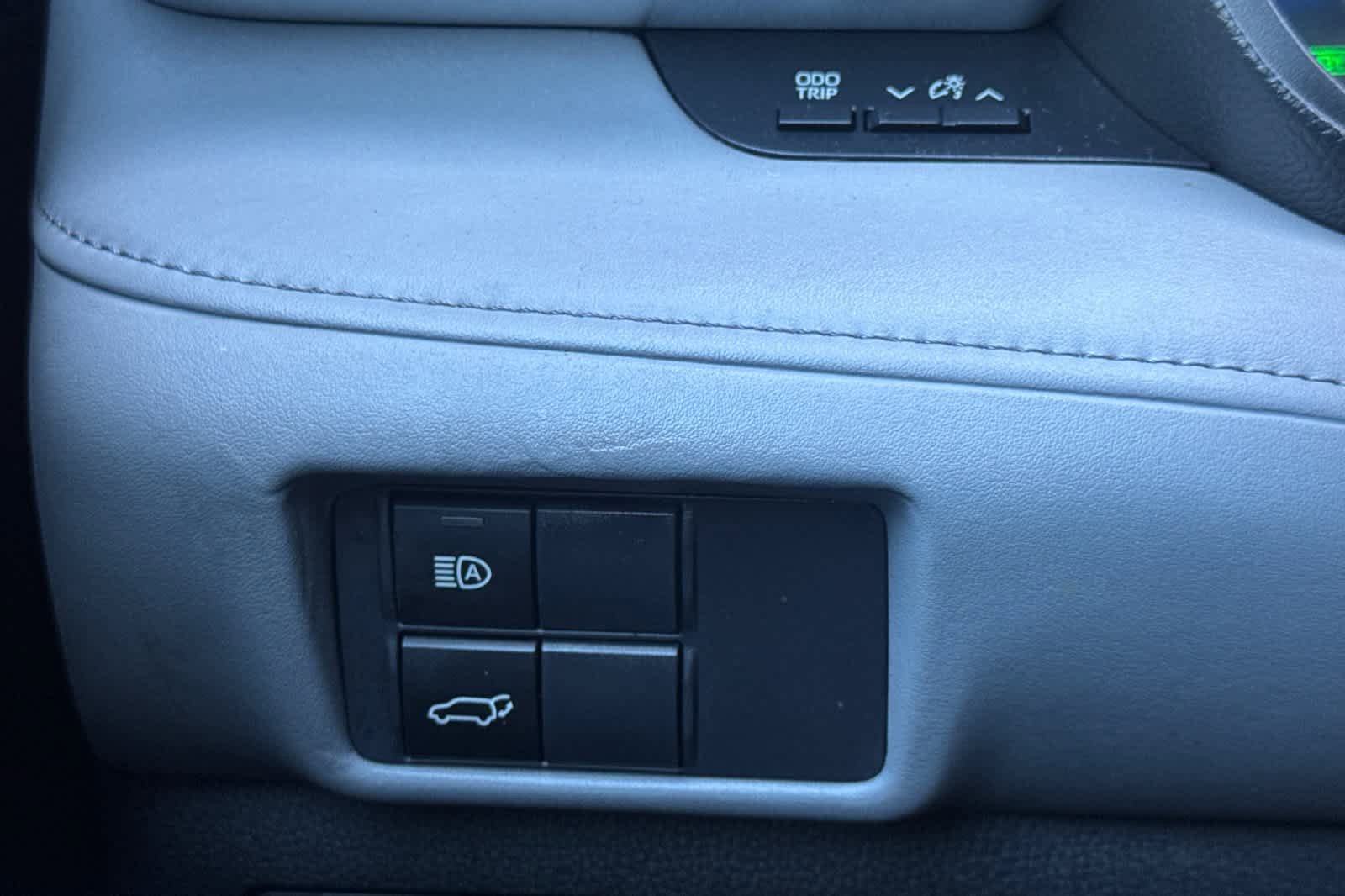 Used 2022 Toyota Highlander LE AWD/4WD image 29
