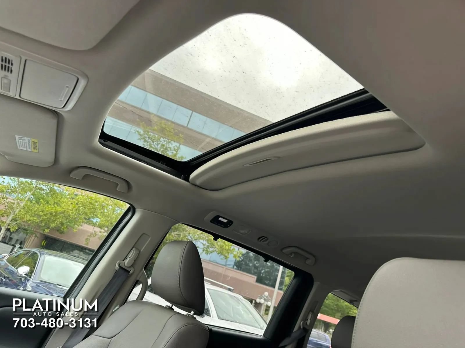 Used 2017 Honda Odyssey EX-L image 18