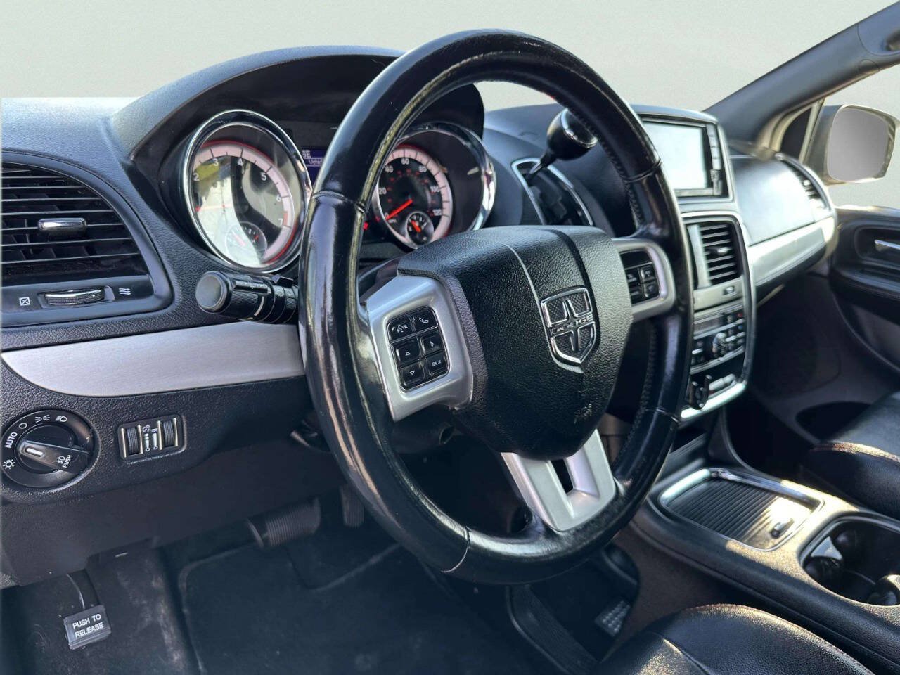 Used 2017 Dodge Grand Caravan GT FWD image 14