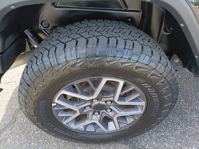 Used 2025 Jeep Wrangler Unlimited Sahara AWD/4WD image 28
