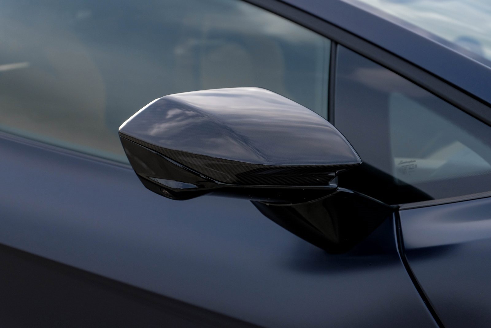 Used 2025 Lamborghini Revuelto image 41