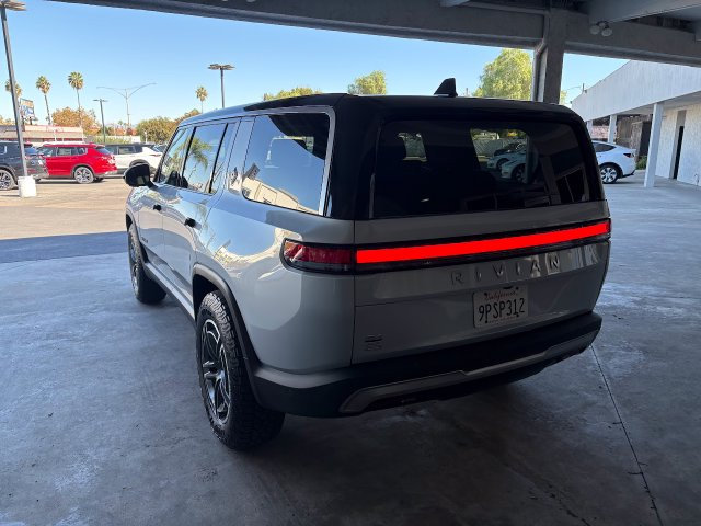 Used 2025 Rivian R1S Adventure Dual AWD/4WD image 5