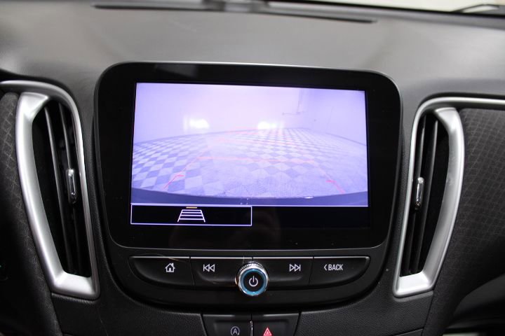 Used 2022 Chevrolet Malibu LT image 4