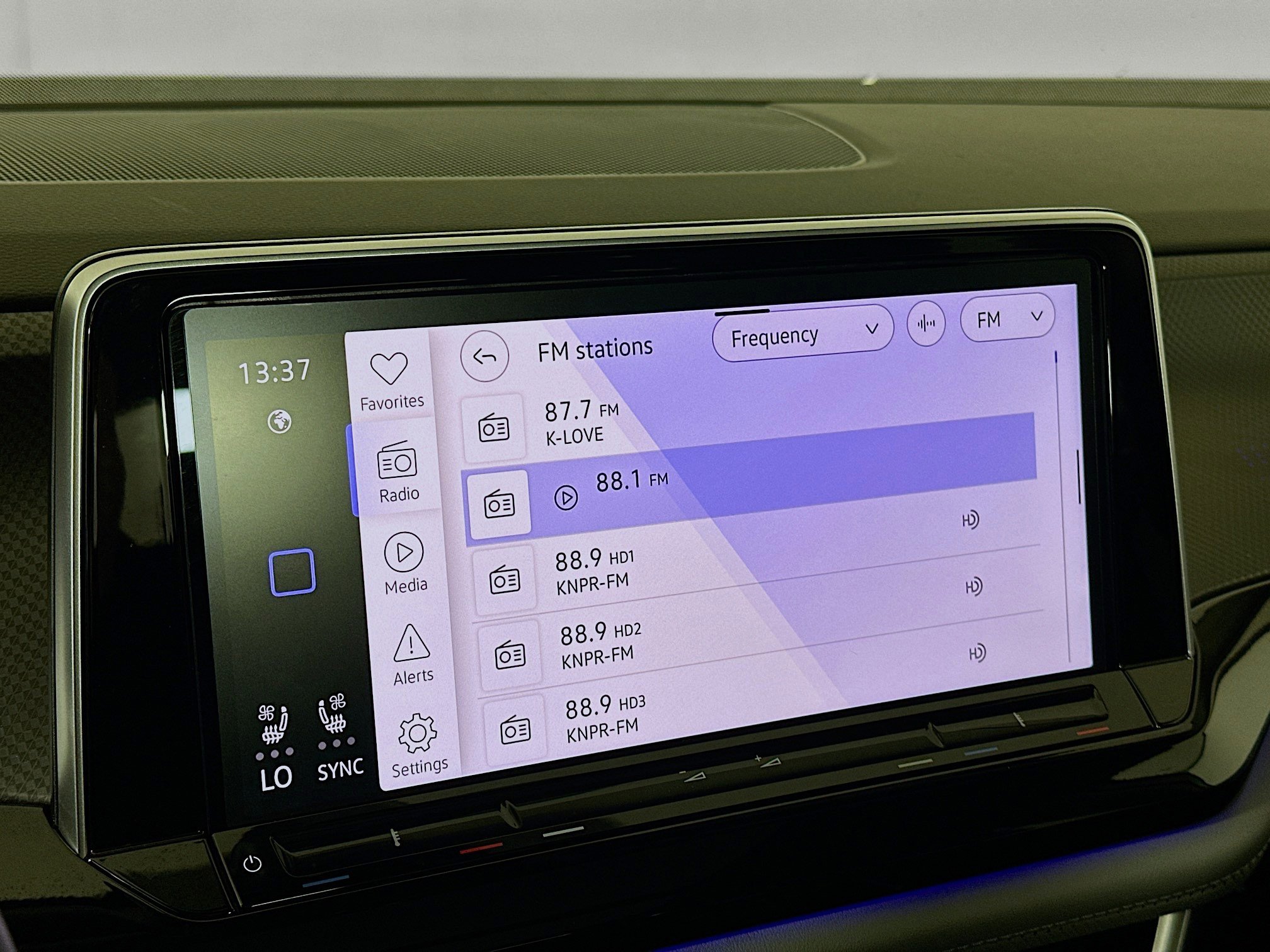 Used 2024 Volkswagen Atlas Peak Edition SE image 21