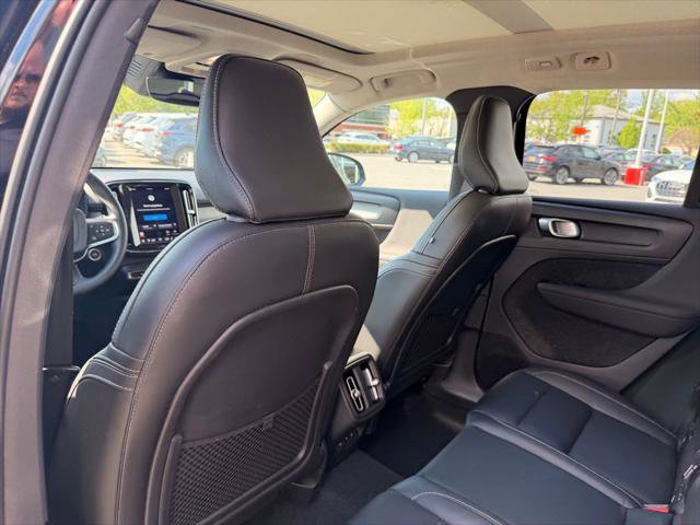 Used 2023 Volvo XC40 B5 Plus w/ Protection Package Premier AWD/4WD image 15