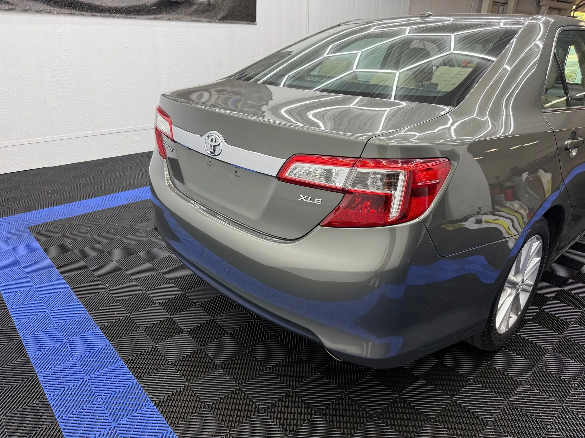 Used 2013 Toyota Camry XLE image 3