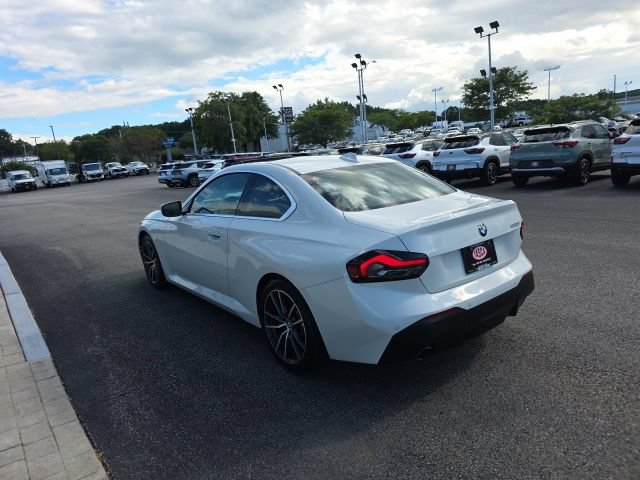 Used 2022 BMW 230i Coupe w/ Convenience Package RWD image 4