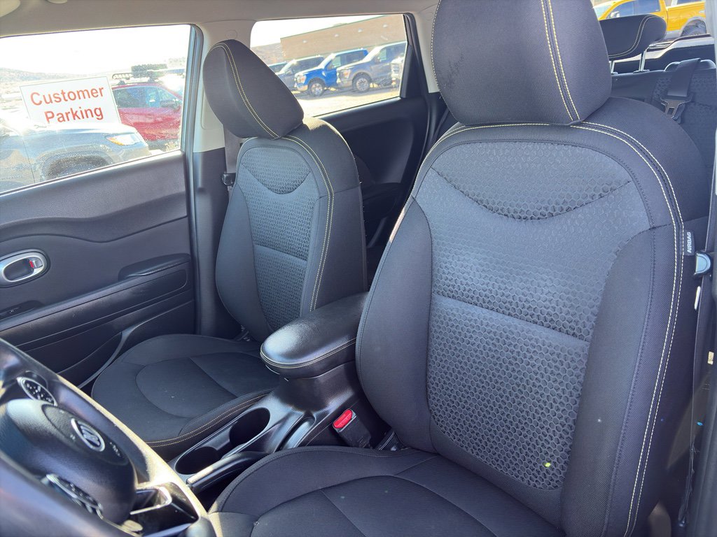 Used 2015 Kia Soul + FWD image 15