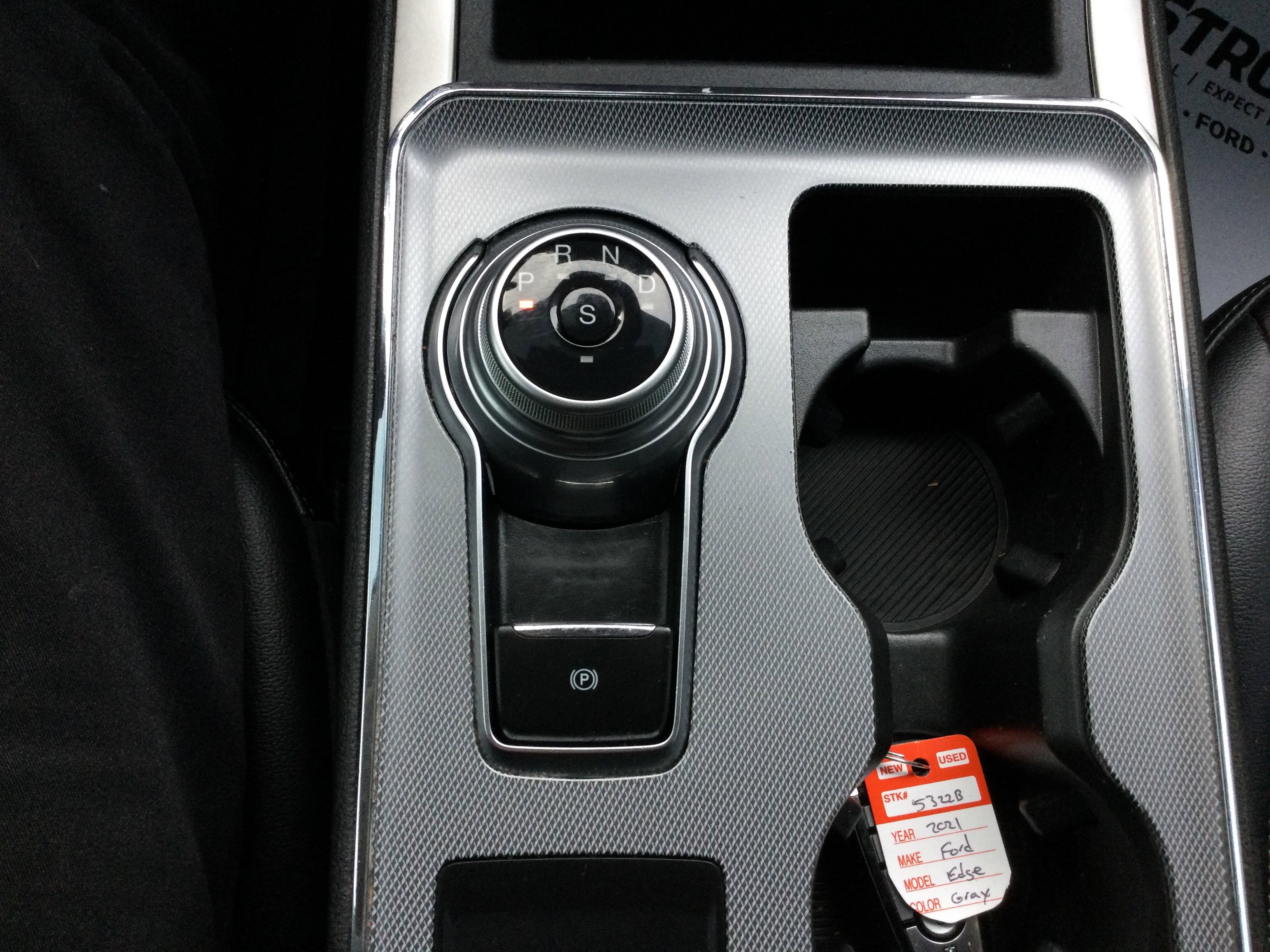 Used 2021 Ford Edge SEL w/ Convenience Package image 12