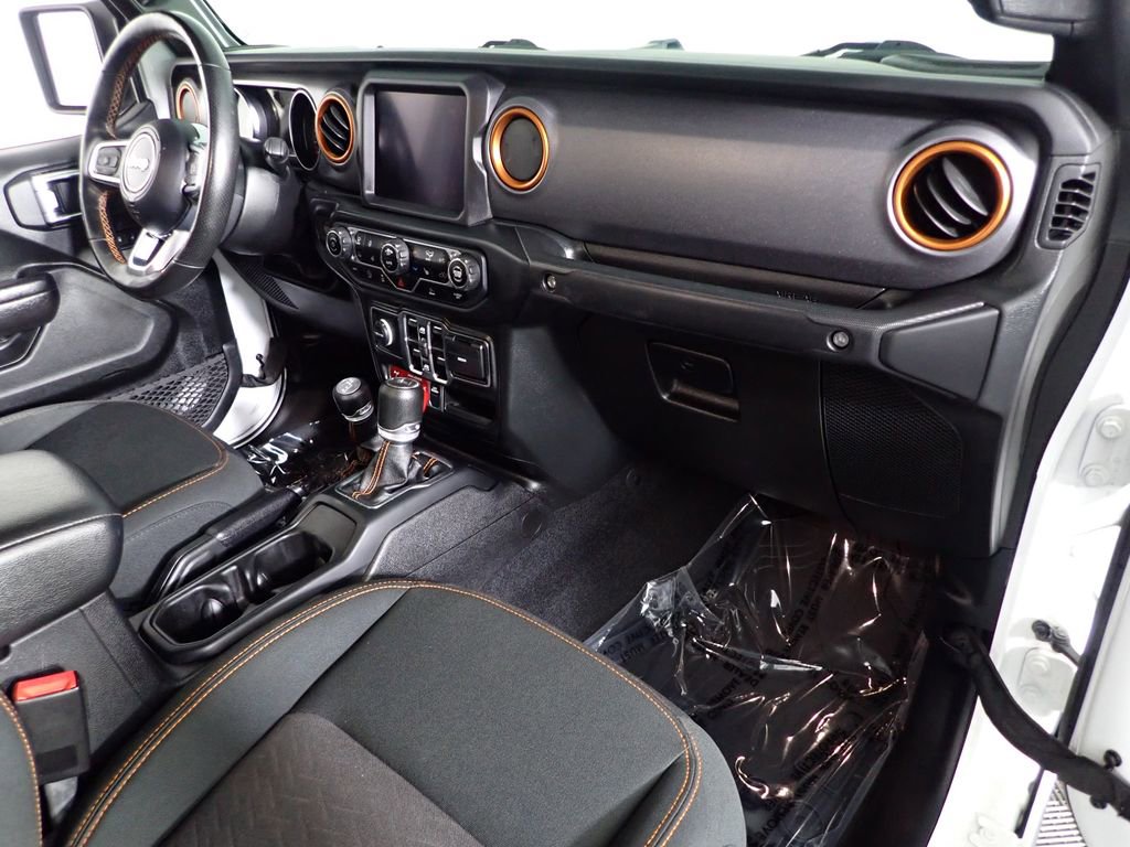 Used 2020 Jeep Gladiator Mojave w/ Dual Top Group AWD/4WD image 47