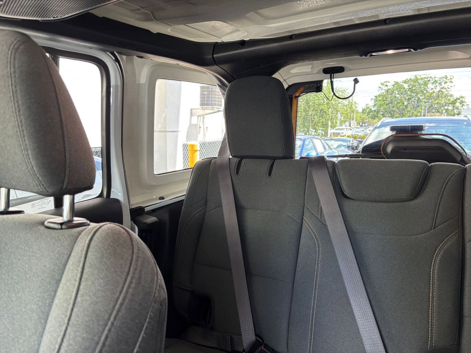 Used 2025 Jeep Wrangler Sahara AWD/4WD image 39