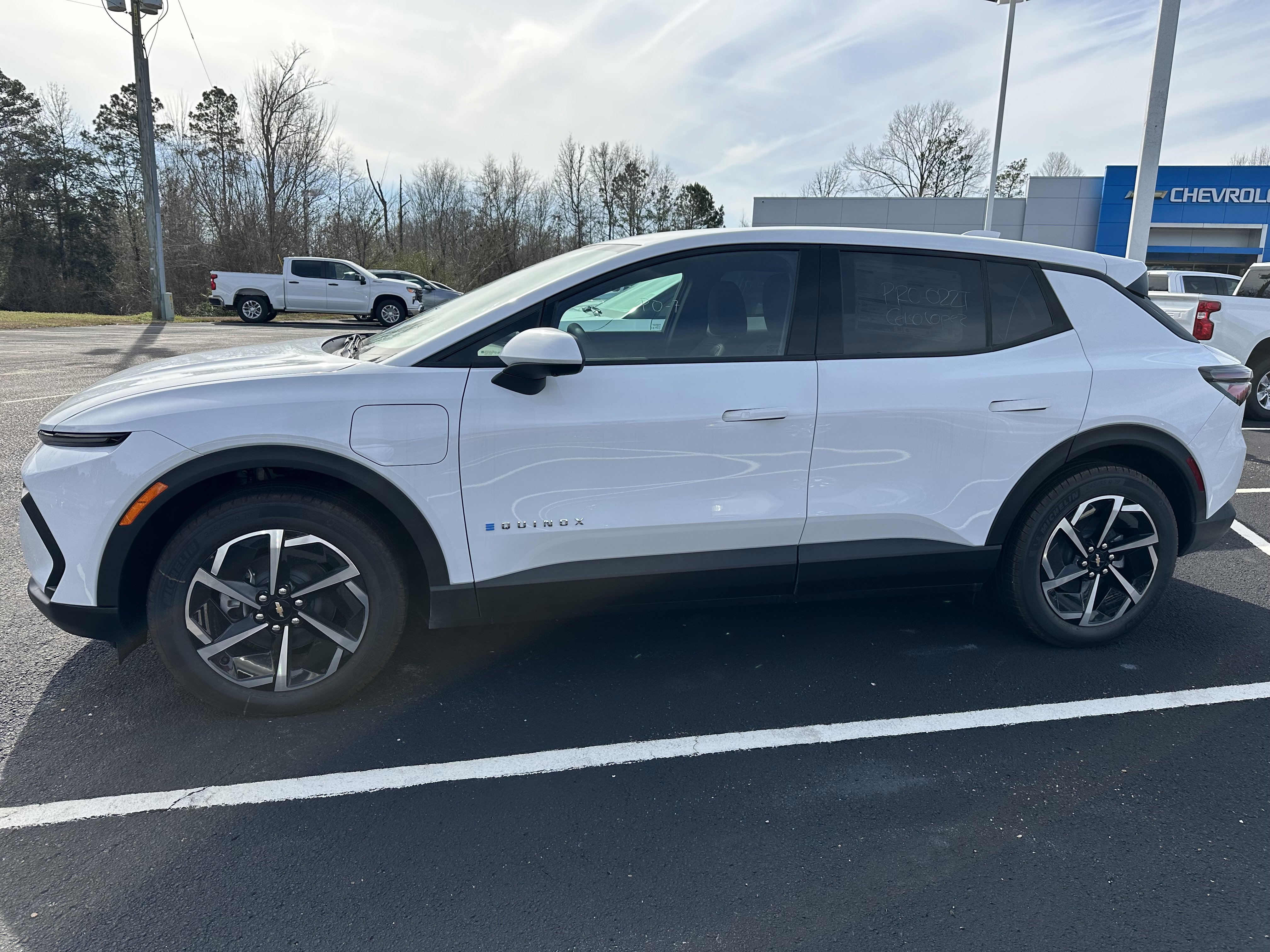 New 2026 Chevrolet Equinox EV LT FWD image 1