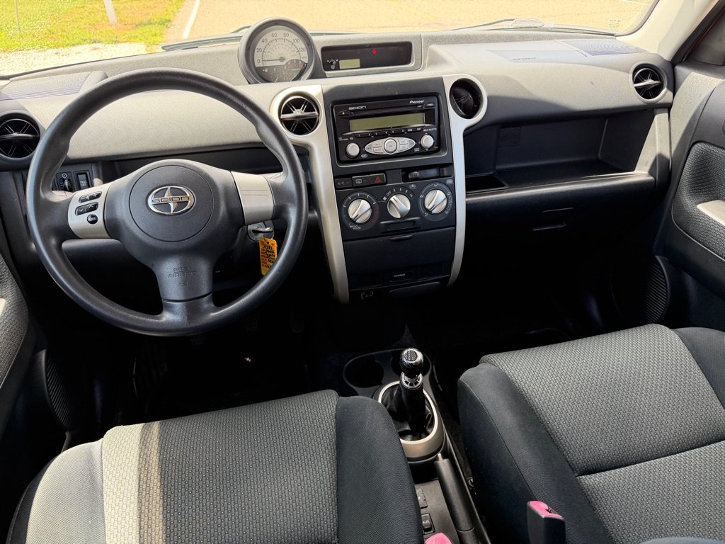 Used 2006 Scion xB FWD image 10