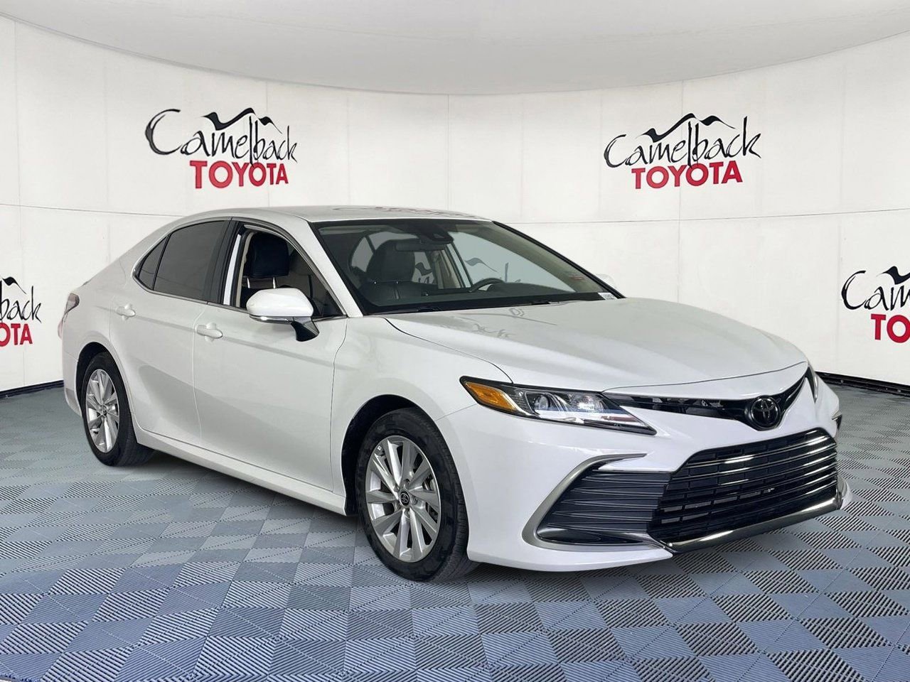 Used 2024 Toyota Camry LE FWD image 3