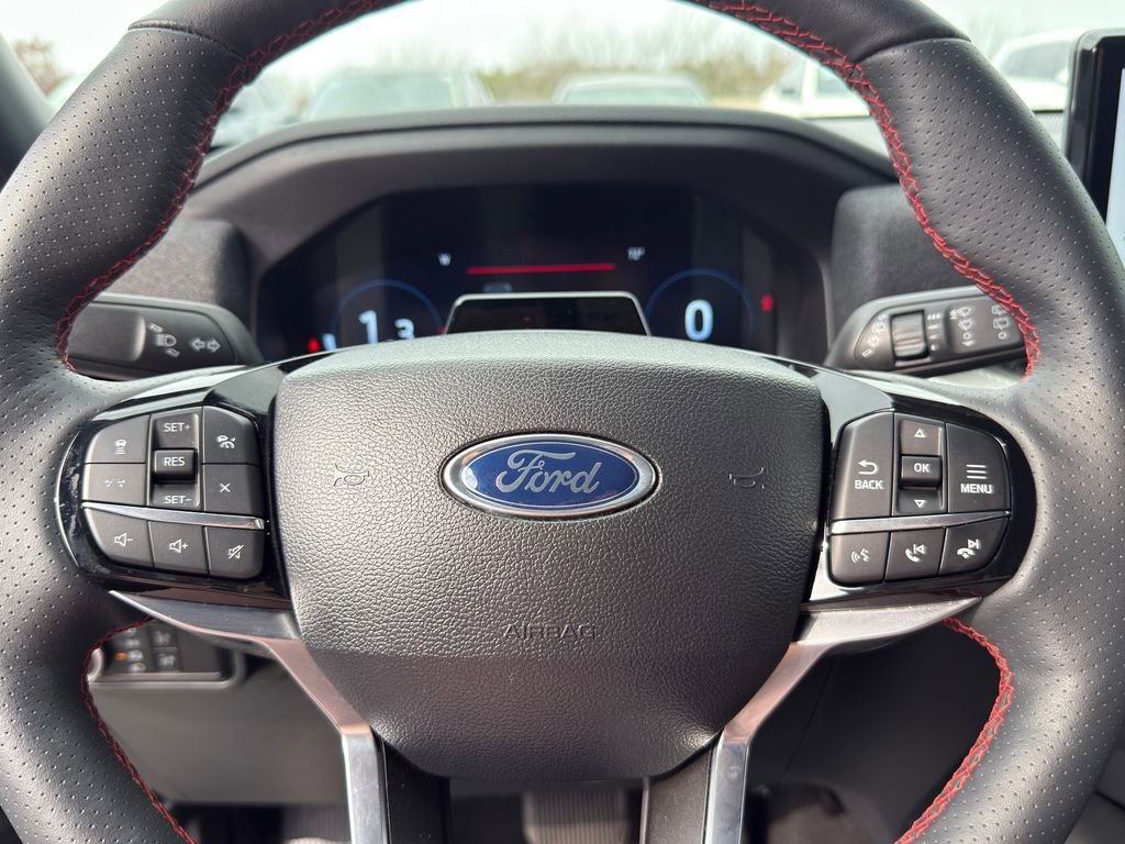 Used 2025 Ford Explorer ST-Line w/ ST-Line Street Pack image 21