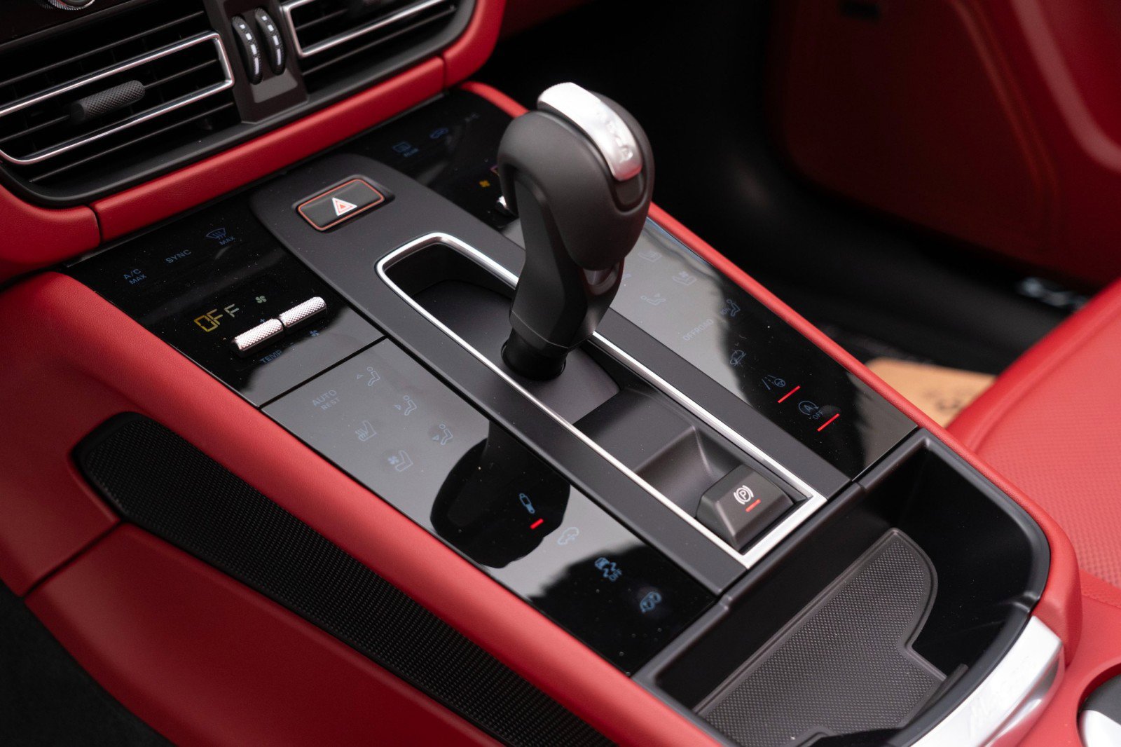 New 2026 Porsche Macan GTS image 27