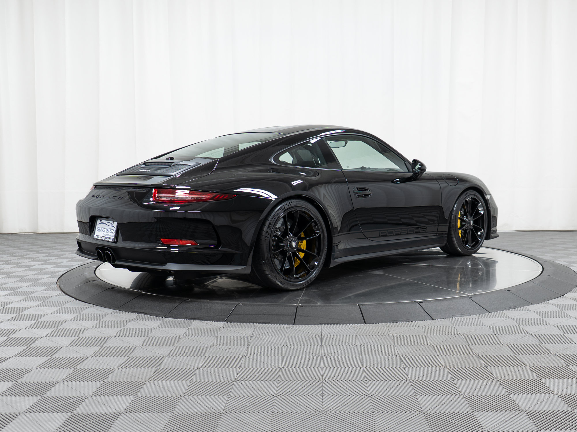 Used 2016 Porsche 911 R RWD image 7